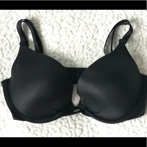 34D Victoria Secret plunge bra